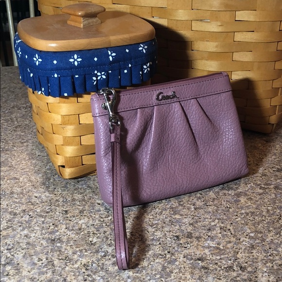 Coach Handbags - Coach Leather Wristlet With Detachable Strap
